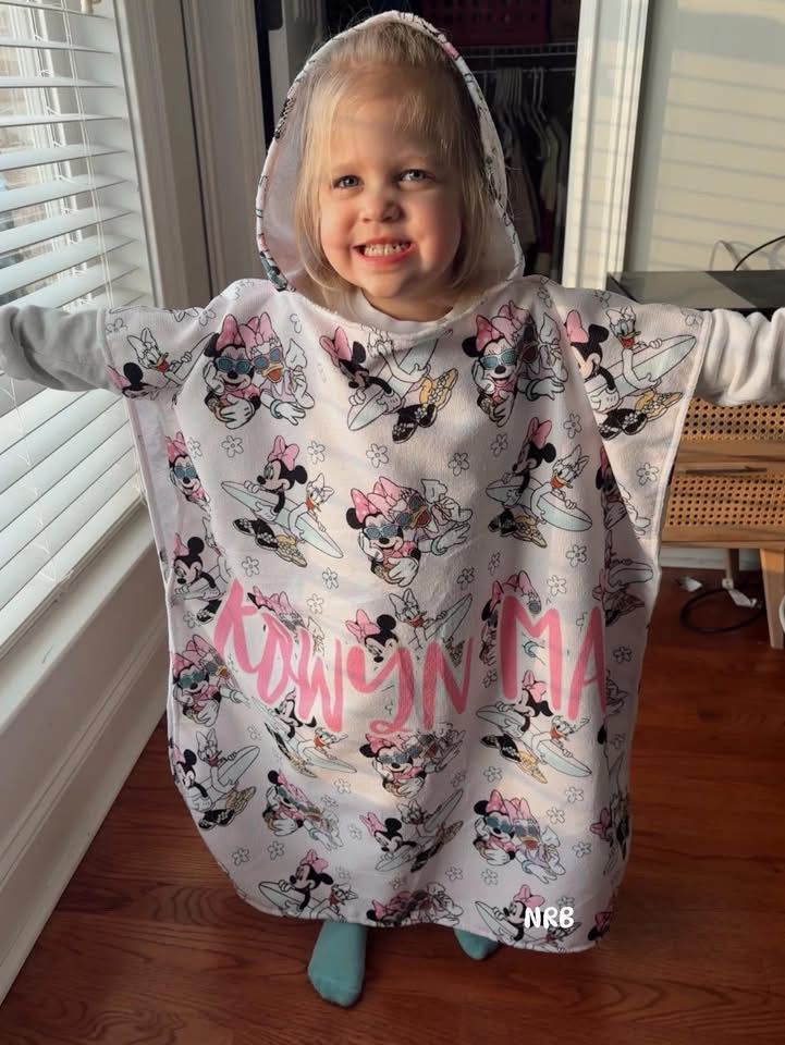 HOODED BEACH TOWEL